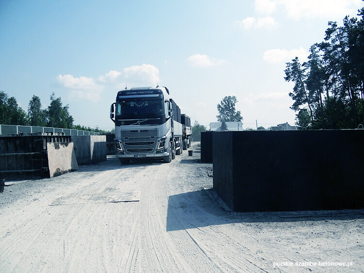 Transport szamb betonowych  w Ośnie Lubuskim